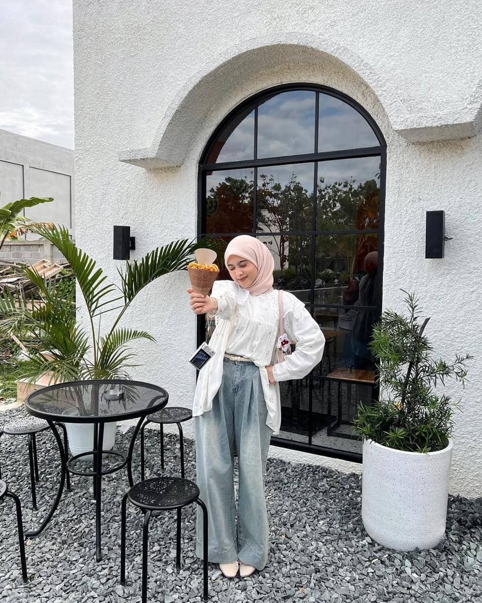 OOTD Blue Jeans ala Syindi Lucia