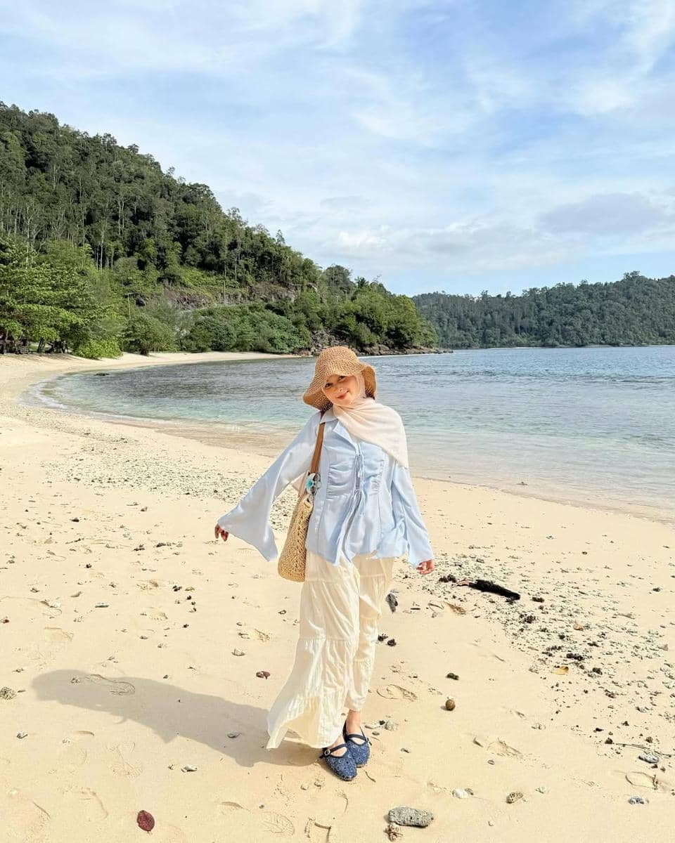 OOTD ke Pantai ala Syindi Lucia