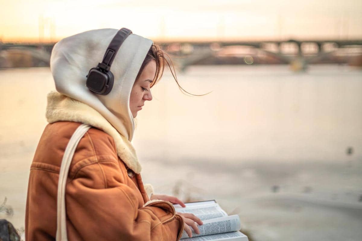 Sering Gagal Menamatkan Buku? Coba Metode Immersive Reading!