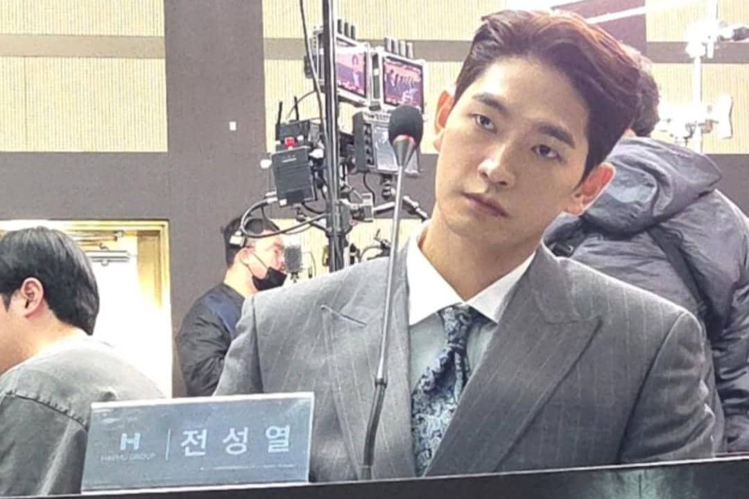Kang Sang Joon sebagai Jeon Sung Yeol