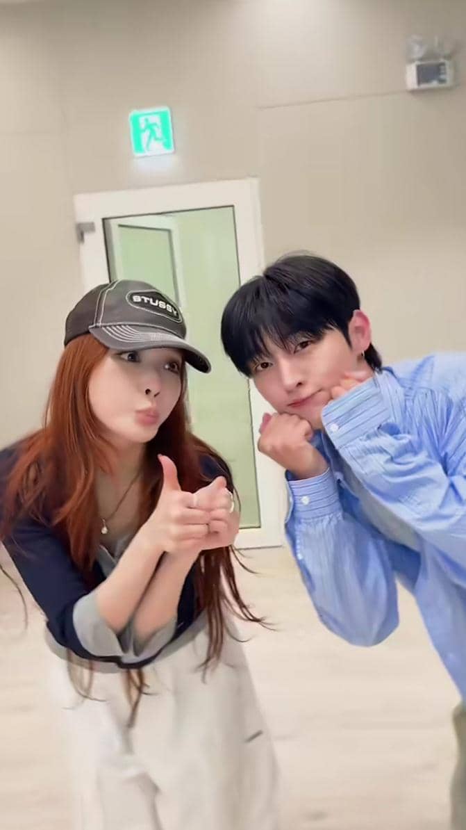 cuplikan Yoon Jisung ikut dance challenge Suddenly I.O.I