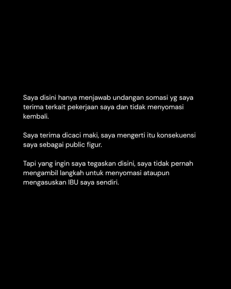Tangkapan layar pernyataan klarifikasi Ratu Sofya di latar hitam berisi teks tentang somasi dan penegasan tidak menuntut ibunya.