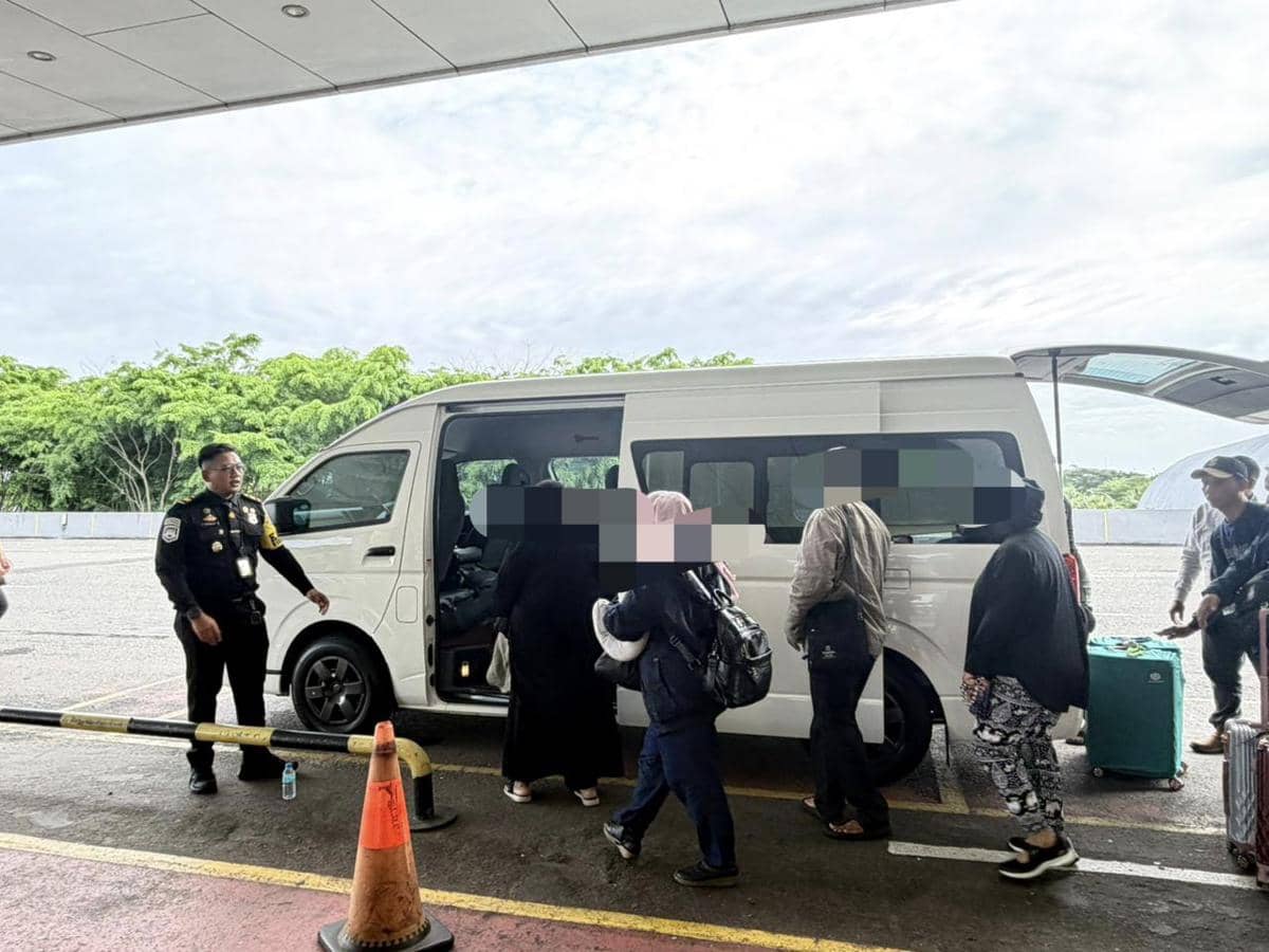 Pengungkapan 13 orang yang hendak berangkat Haji secara non-prosedural lewat bandara Kualanamu, Sumatra Utara.