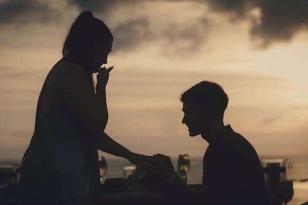7 Potret Rafael Struick Melamar Kekasih, Romantis di Bali