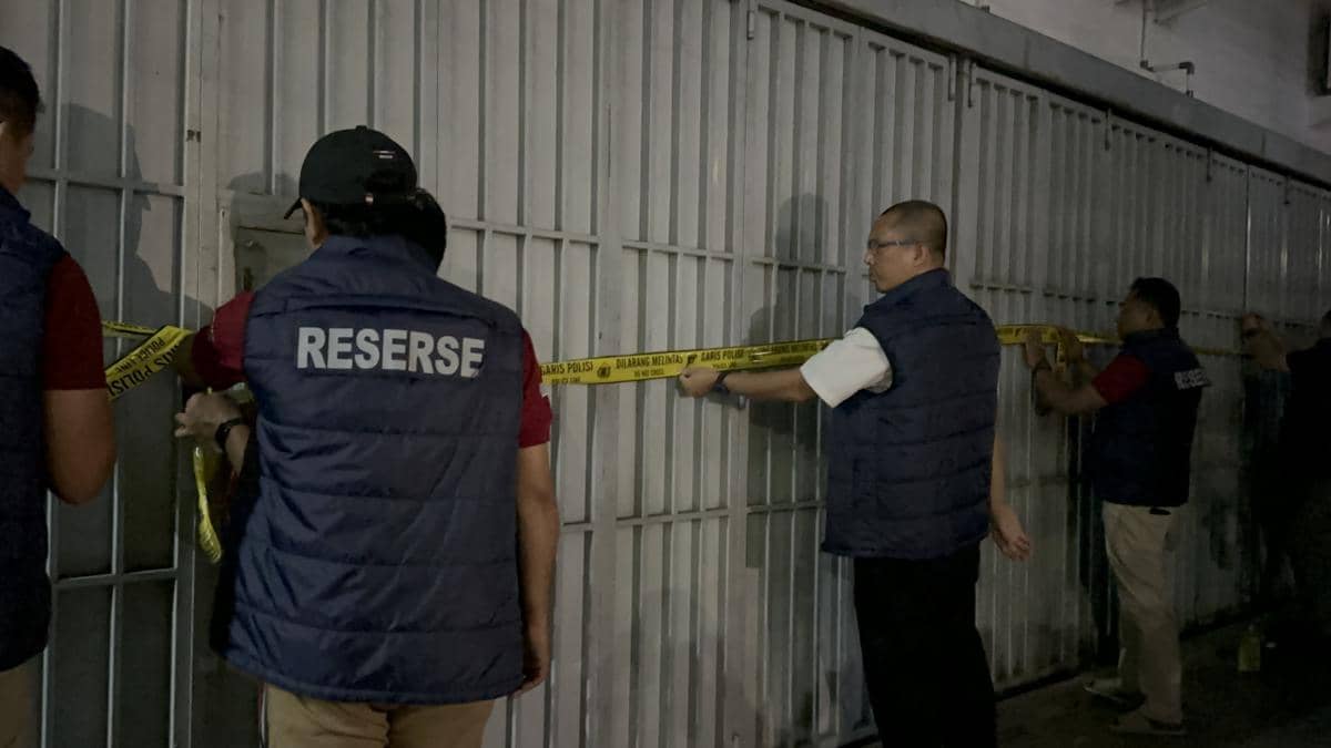 Ditressiber Polda Jateng Sita 117 Barang Bukti Kasus Scamming di Solo