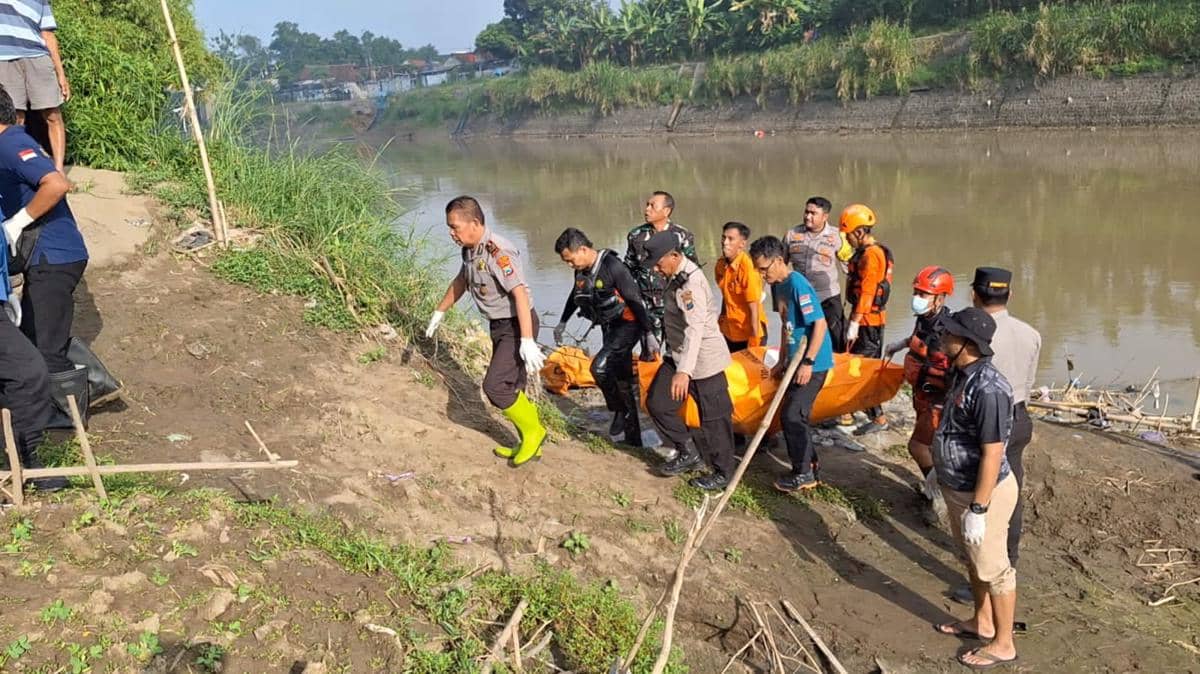Heboh Mayat Mengambang di Bengawan Madiun