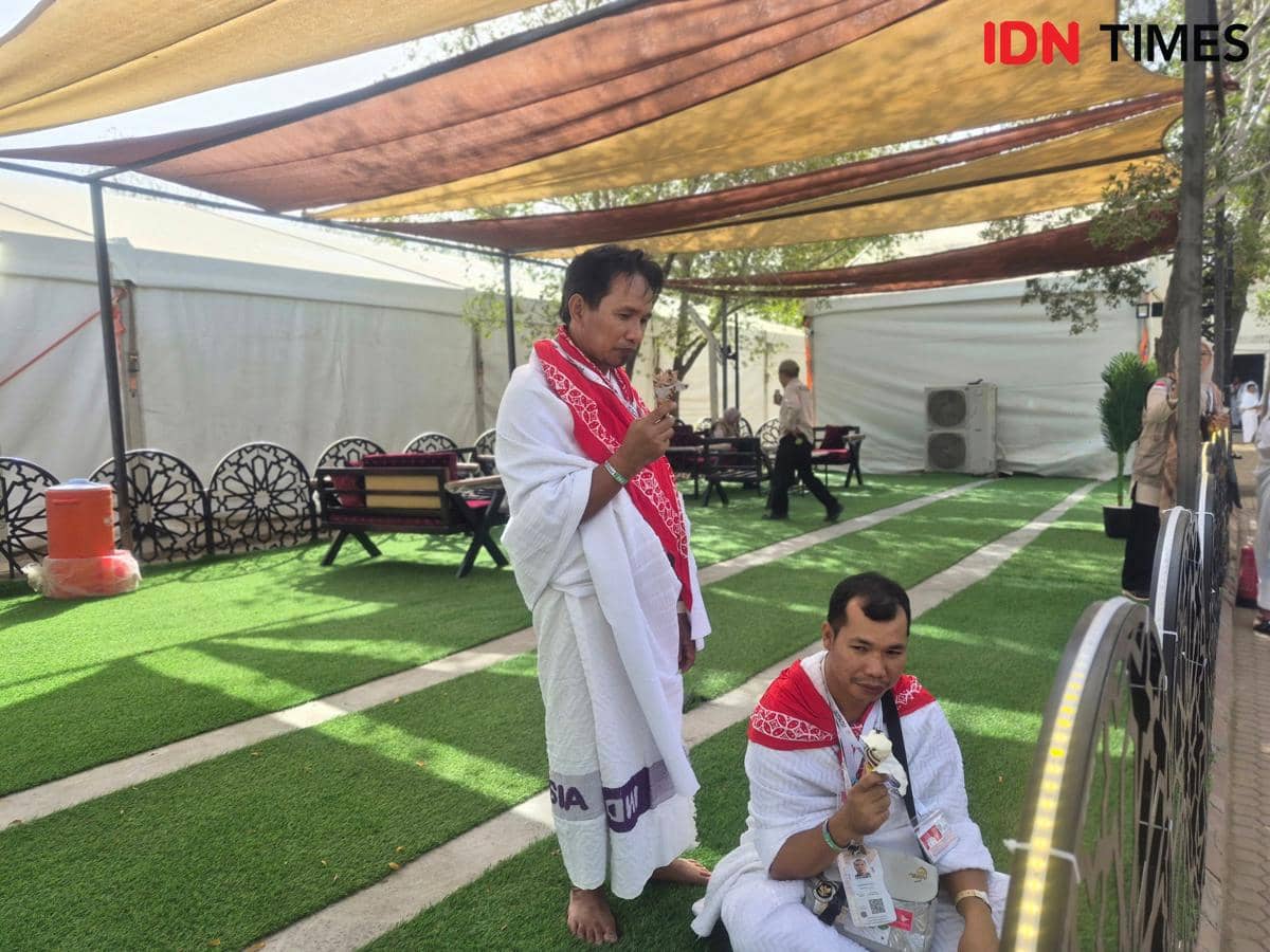 Segarnya Es Krim Sambut Kedatangan Jemaah Haji di Arafah