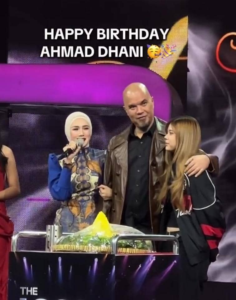 Kejutan ultah Ahmad Dhani di The Icon