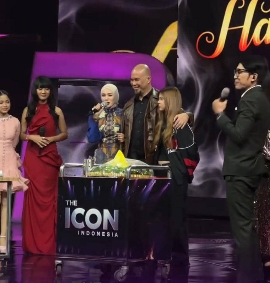 Kejutan ultah Ahmad Dhani di The Icon