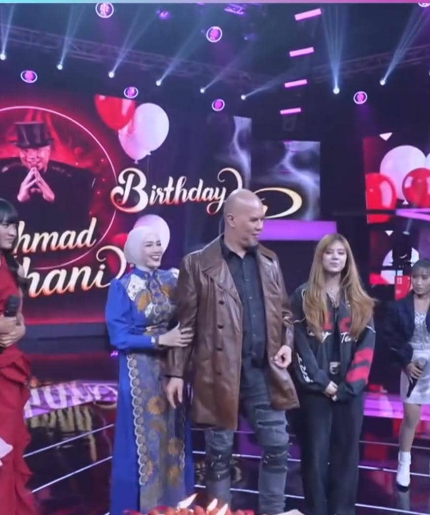Kejutan ultah Ahmad Dhani di The Icon
