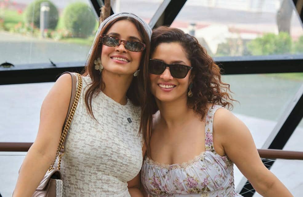 9 Potret Ankita Lokhande Liburan di Abu Dhabi Bareng Suami, Seru!