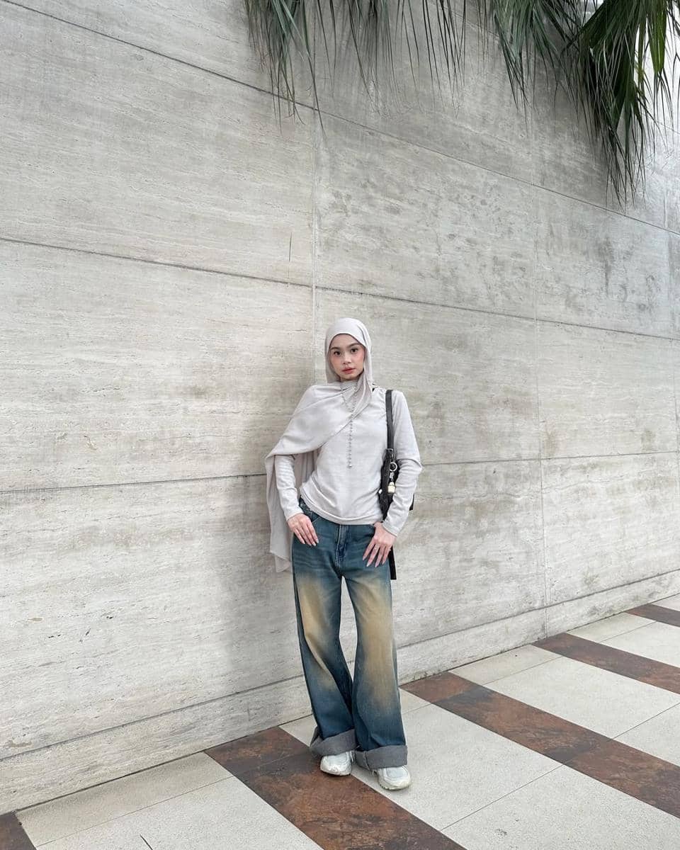 OOTD Pakai Sneakers ala Nola Clara