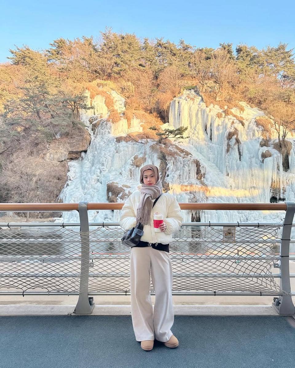 Style Musim Dingin ala Nola Clara