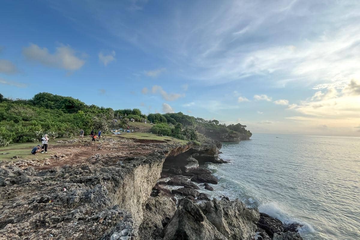Honeymoon Cliff Jimbaran: Lokasi dan Daya Tarik