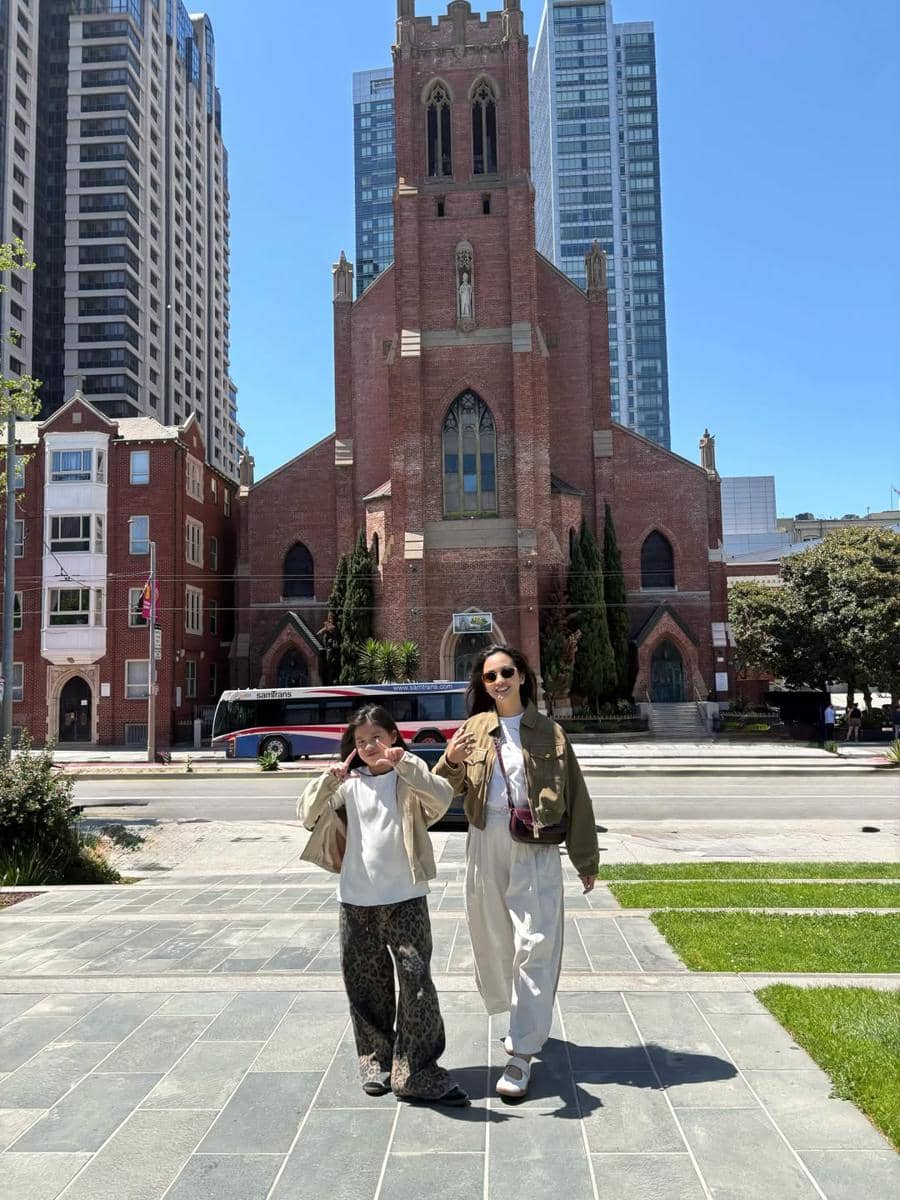 Ririn Ekawati dan Cattleya jalan-jalan di San Fransisco