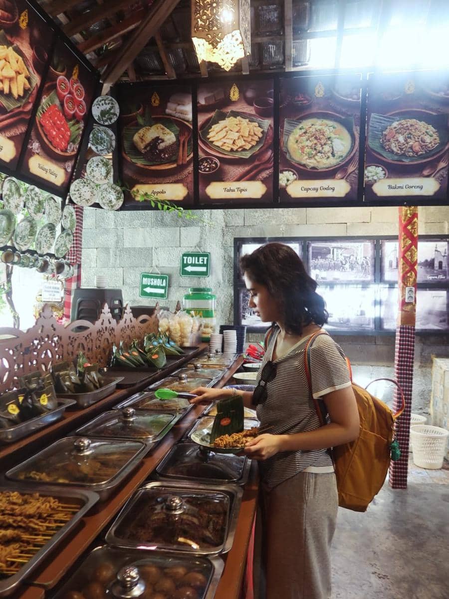 Tissa Biani jalan-jalan di Kota Solo