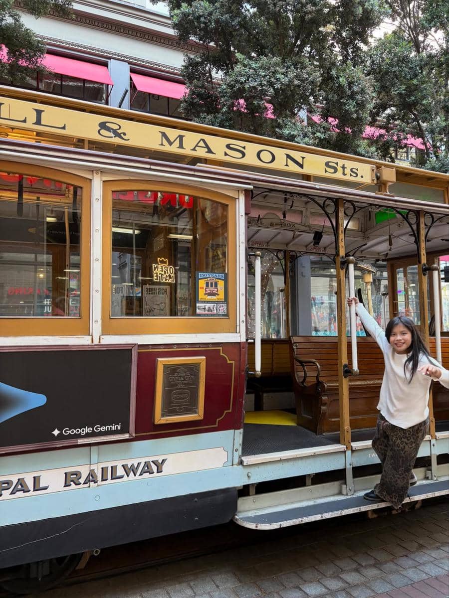Ririn Ekawati dan Cattleya jalan-jalan di San Fransisco