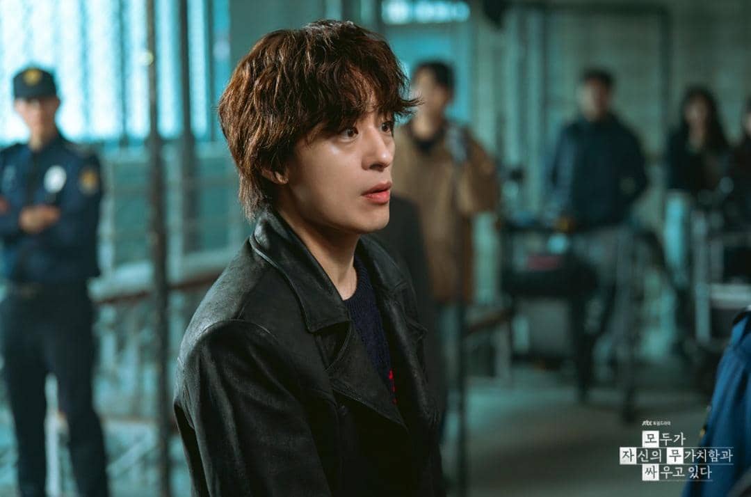 5 Titik Balik Kehidupan Hwang Dong Man di We Are All Trying Here
