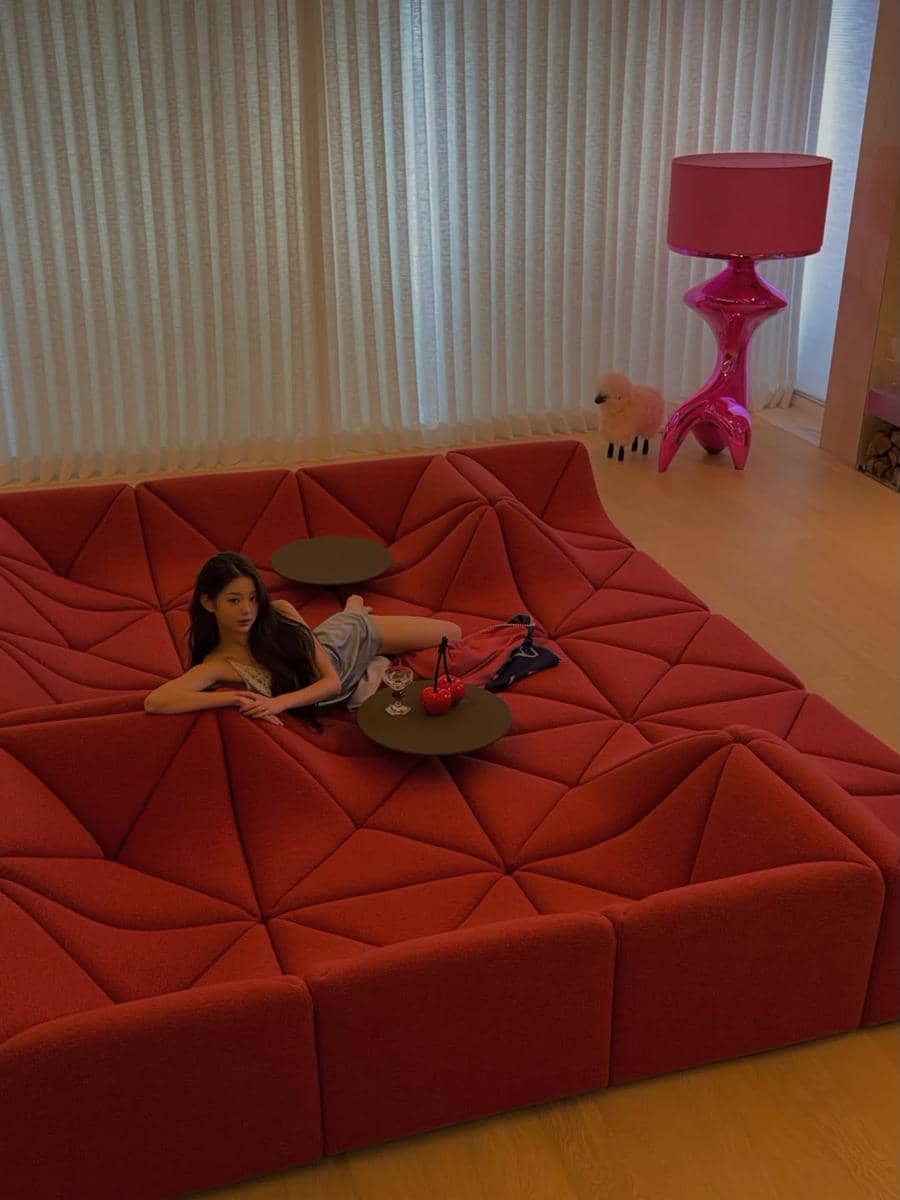 Jang Wonyoung dengan apartemen mewahnya