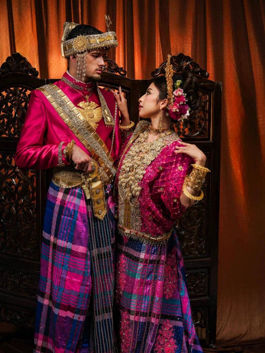 Gaya Prewedding Jennifer Coppen dengan Adat Makassar (instagram.com/jennifercoppenreal20)