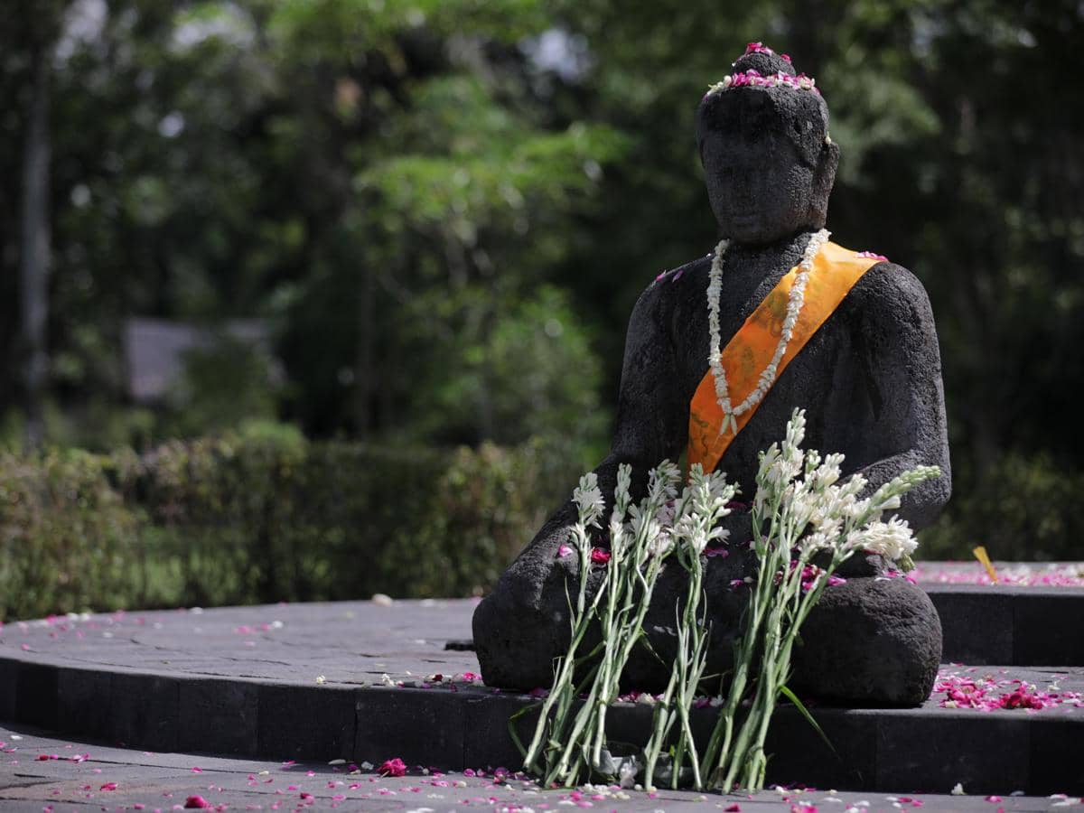 Jelang Waisak, Arca Unfinished Buddha di Borobudur Dipindahkan
