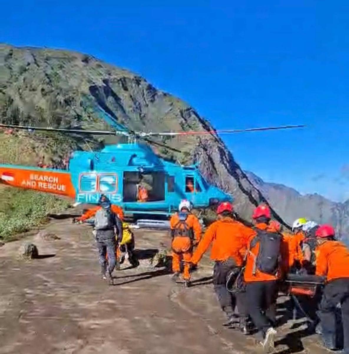 Kronologi Pendaki Malaysia Jatuh di Rinjani hingga Dievakuasi Pakai Heli