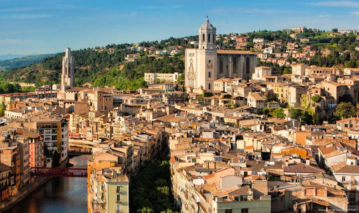 Views of Girona by Oscar Vall.jpg