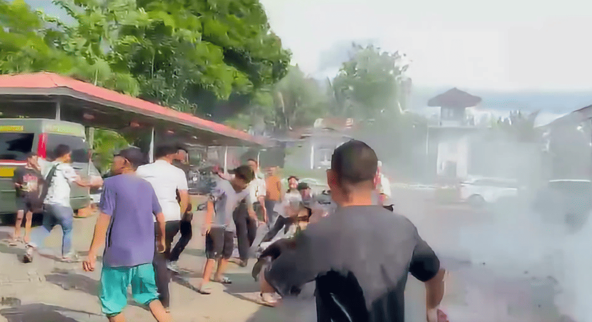 Pengerusakan Lapas Narkotika Sungguminasa di Sulawesi Selatan.