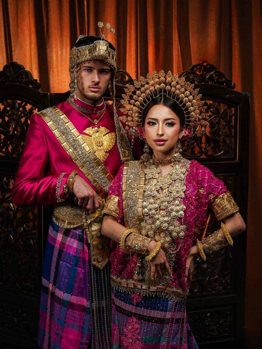 Gaya Prewedding Jennifer Coppen dengan Adat Makassar (instagram.com/jennifercoppenreal20)
