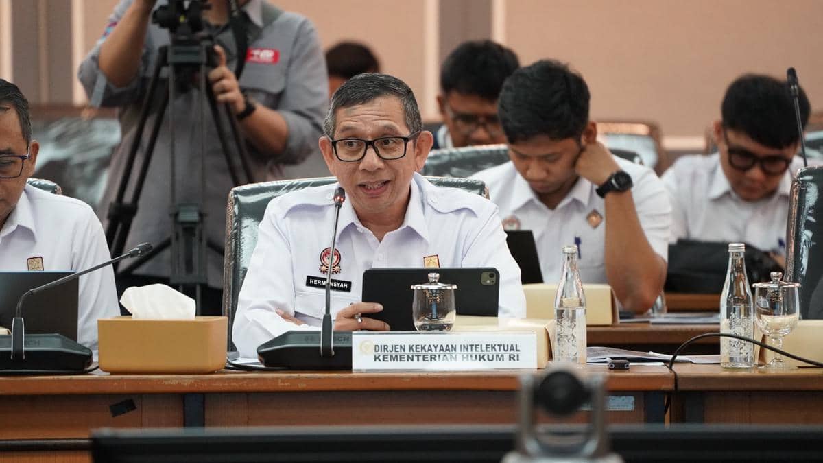Pemerintah Siapkan Aturan Soal Penggunaan AI untuk Komersial
