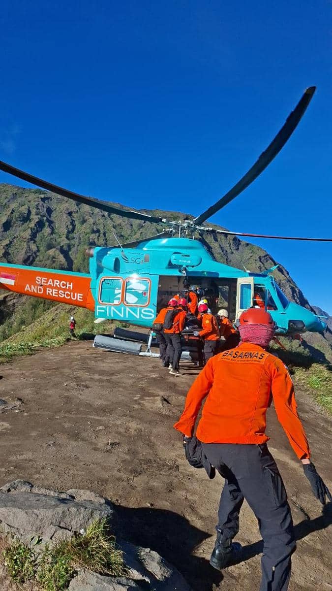 Pendaki Malaysia Kecelakaan di Rinjani Dievakuasi Pakai Helikopter