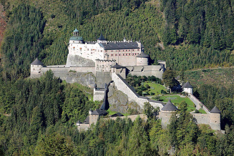 Kastil Hohenwerfen di Austria