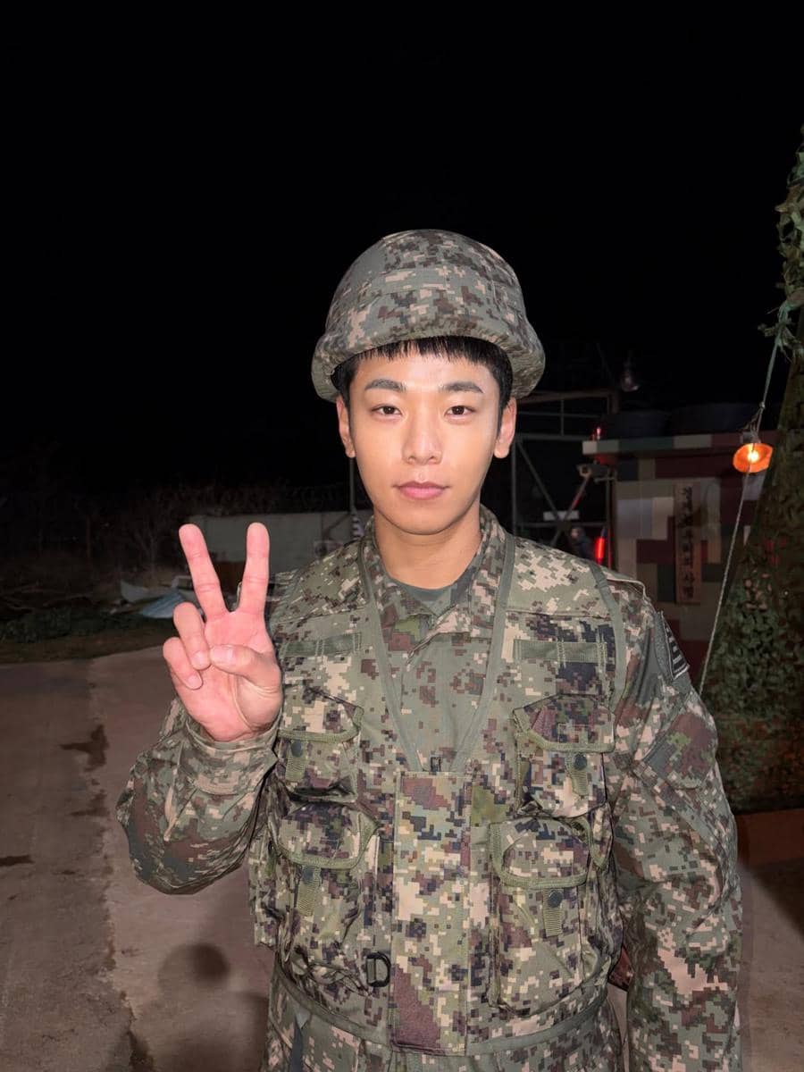 potret Kim Moon Gi di balik layar drama The Legend of Kitchen Soldier