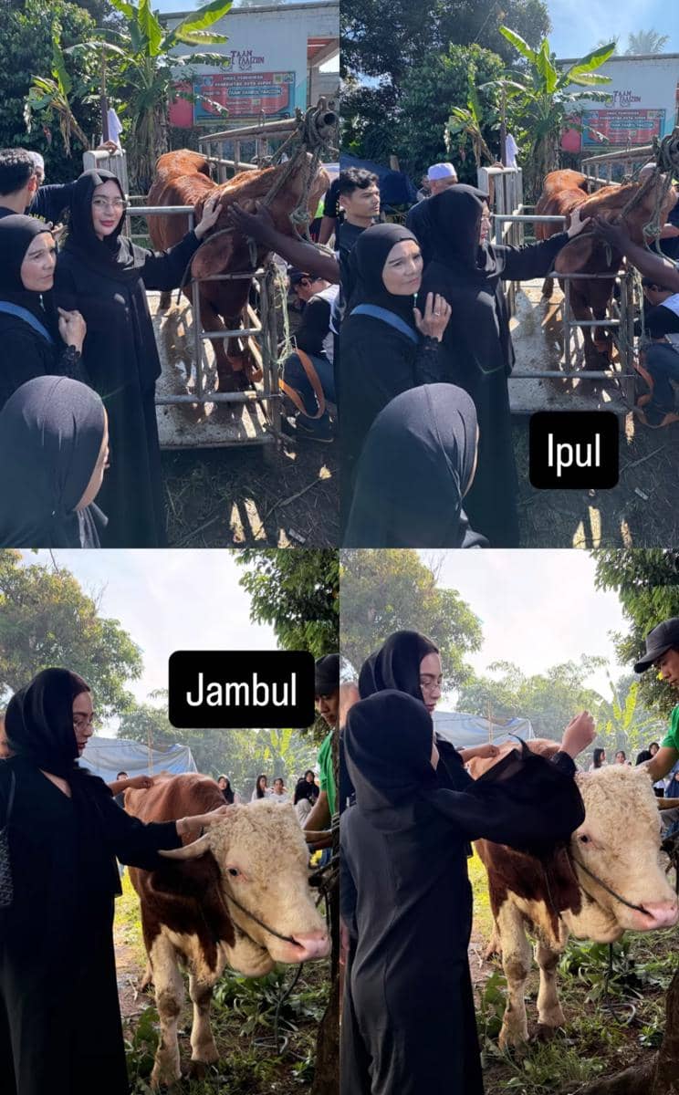 Beberapa orang mengenakan pakaian hitam berpose bersama sapi kurban bernama Ipul dan Jambul saat perayaan Idul Adha 2026 di area terbuka.