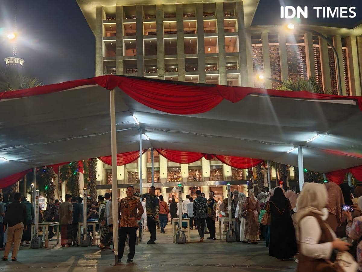 Gema Takbir dan Langkah Jemaah Iringi Pagi Idul Adha di Istiqlal