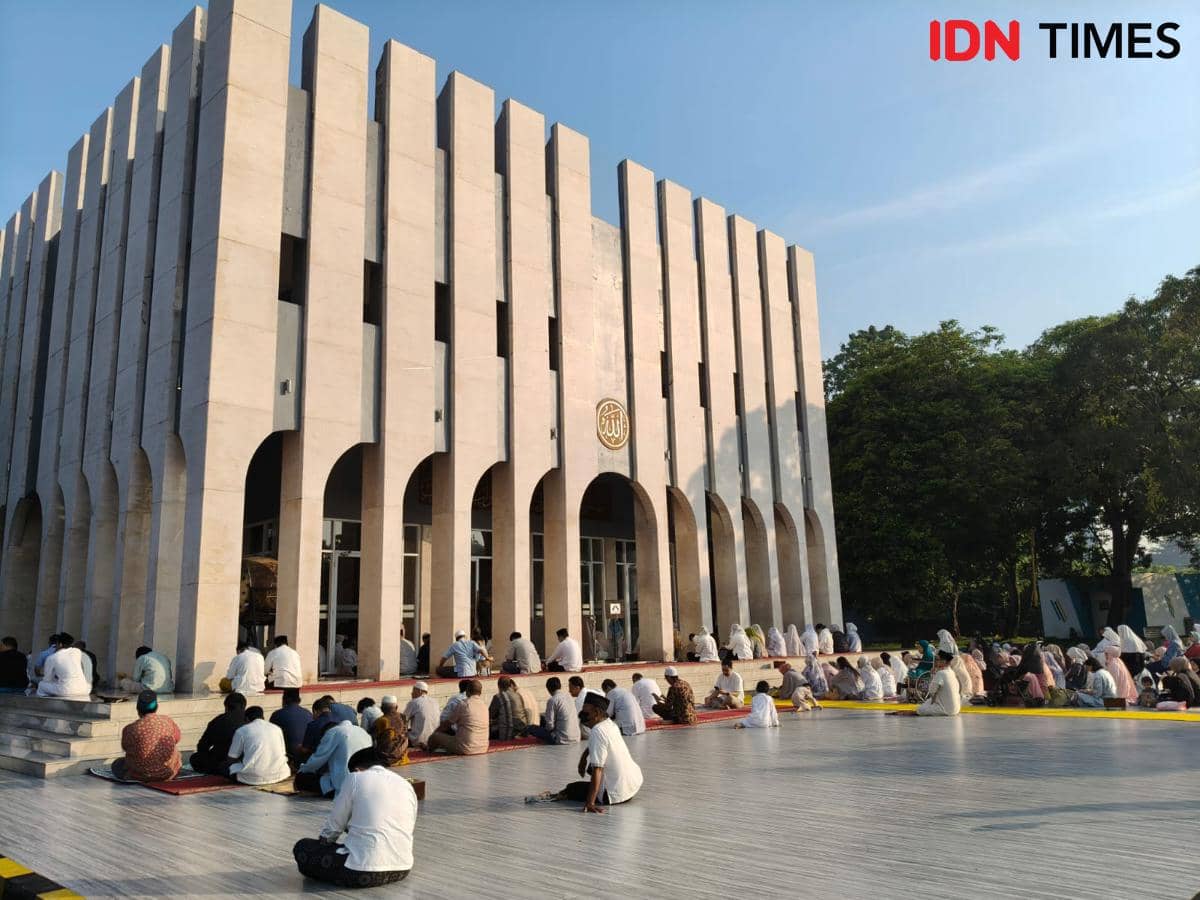 Suasana Salat Idul Adha di DPP Golkar: Semua Anak Bahlil Hadir