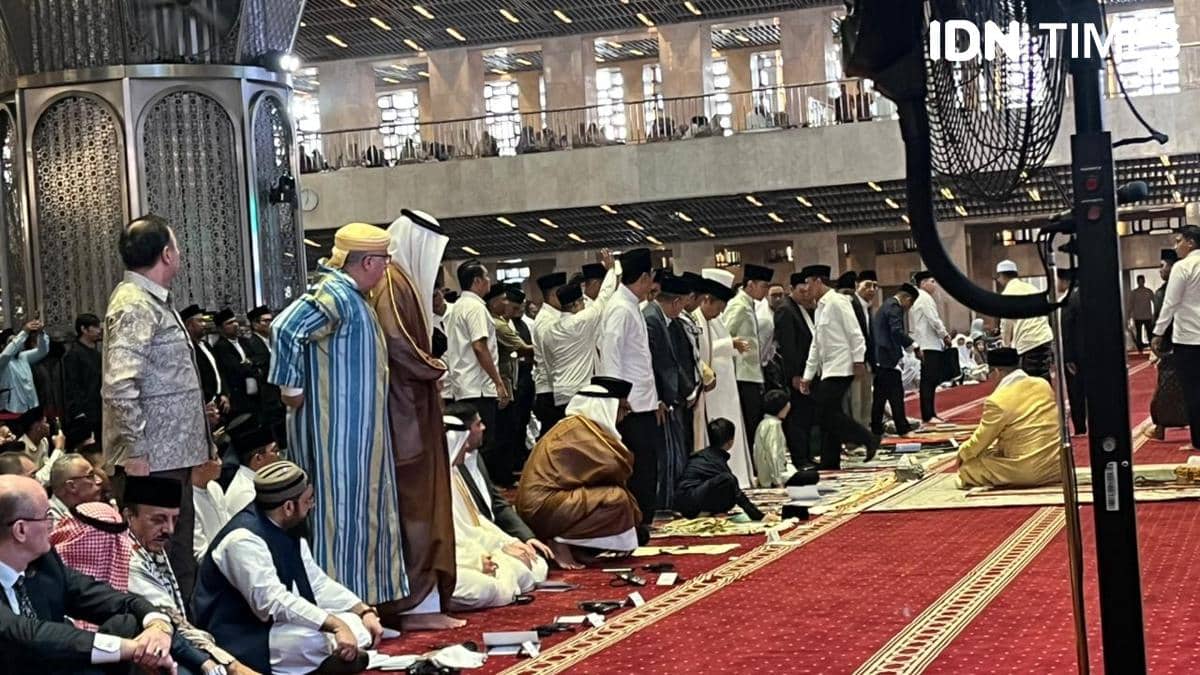 Gibran Salat Idul Adha di Masjid Istiqlal