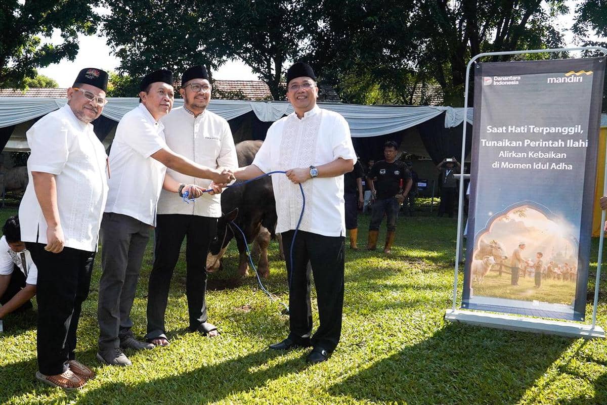 Berbagi untuk Masyarakat, Bank Mandiri Salurkan Ribuan Hewan Kurban