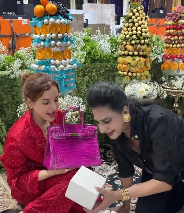 Tas branded hadiah ulang tahun Tasya Farasya