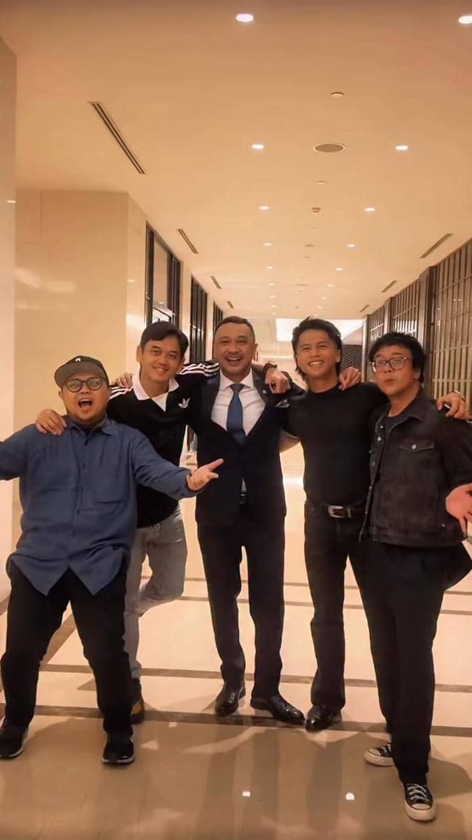 Potret Giring Ganesha temu kangen bareng personel Nidji (instagram.com/giring)