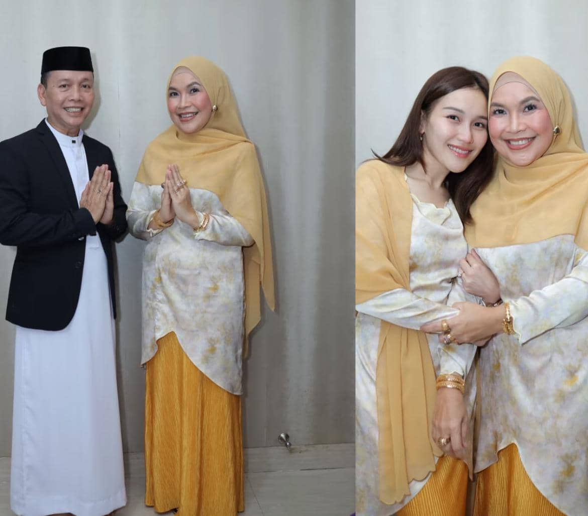 Seorang wanita berhijab kuning berpose bersama keluarga mengenakan busana senada bernuansa putih dan kuning saat perayaan Idul Adha.