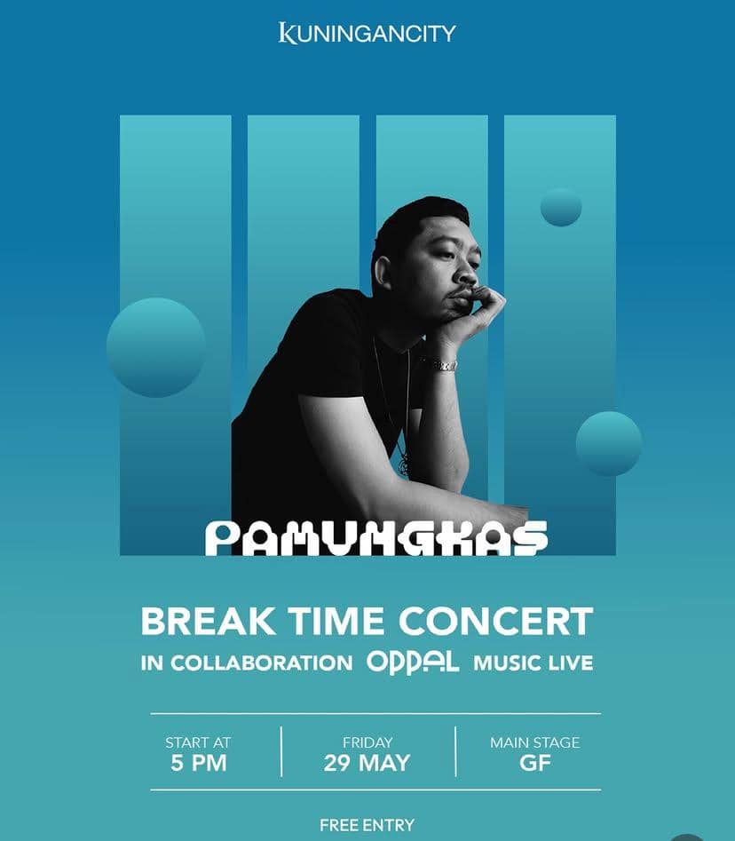 Poster konser Break Time Concert di Kuningan City menampilkan seorang pria duduk dengan latar biru dan teks informasi acara.