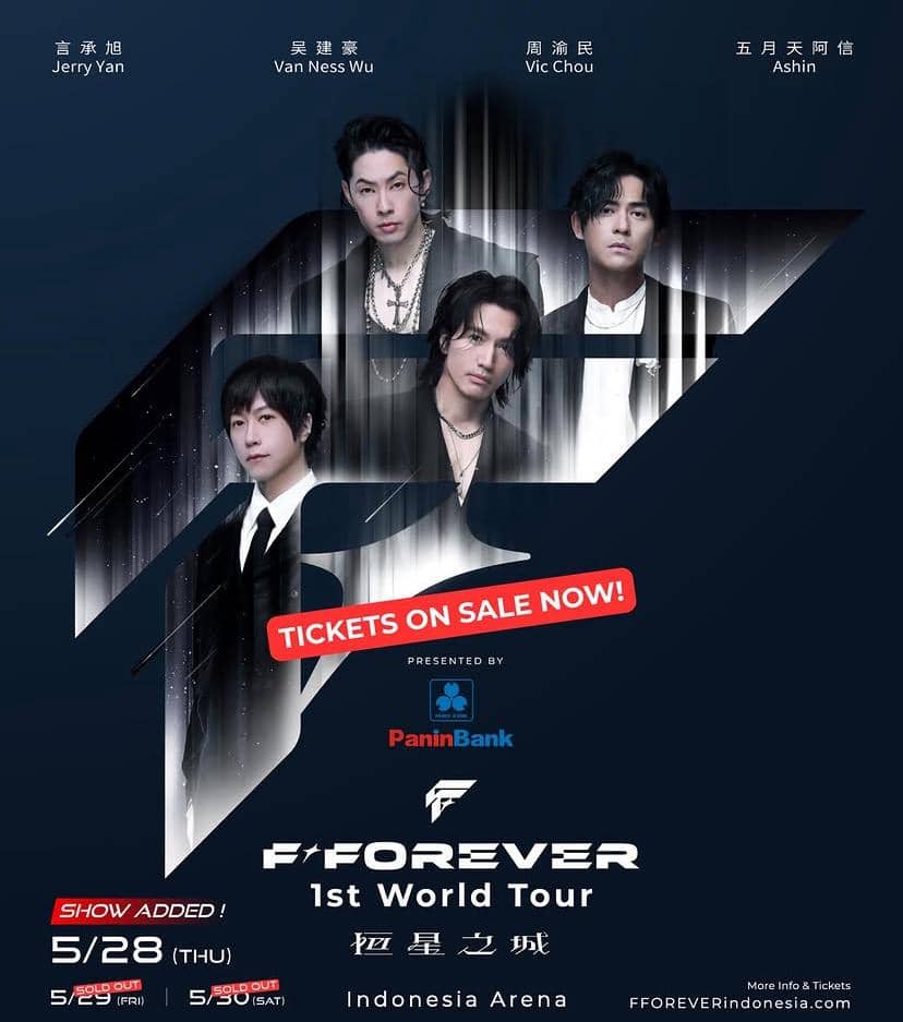 Poster konser F4 Forever 1st World Tour di Indonesia Arena menampilkan empat anggota grup dengan latar desain futuristik berwarna gelap.
