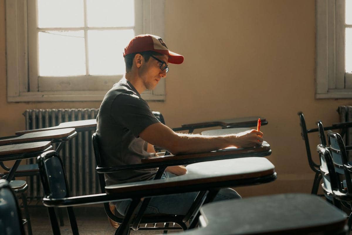 sendirian di kelas