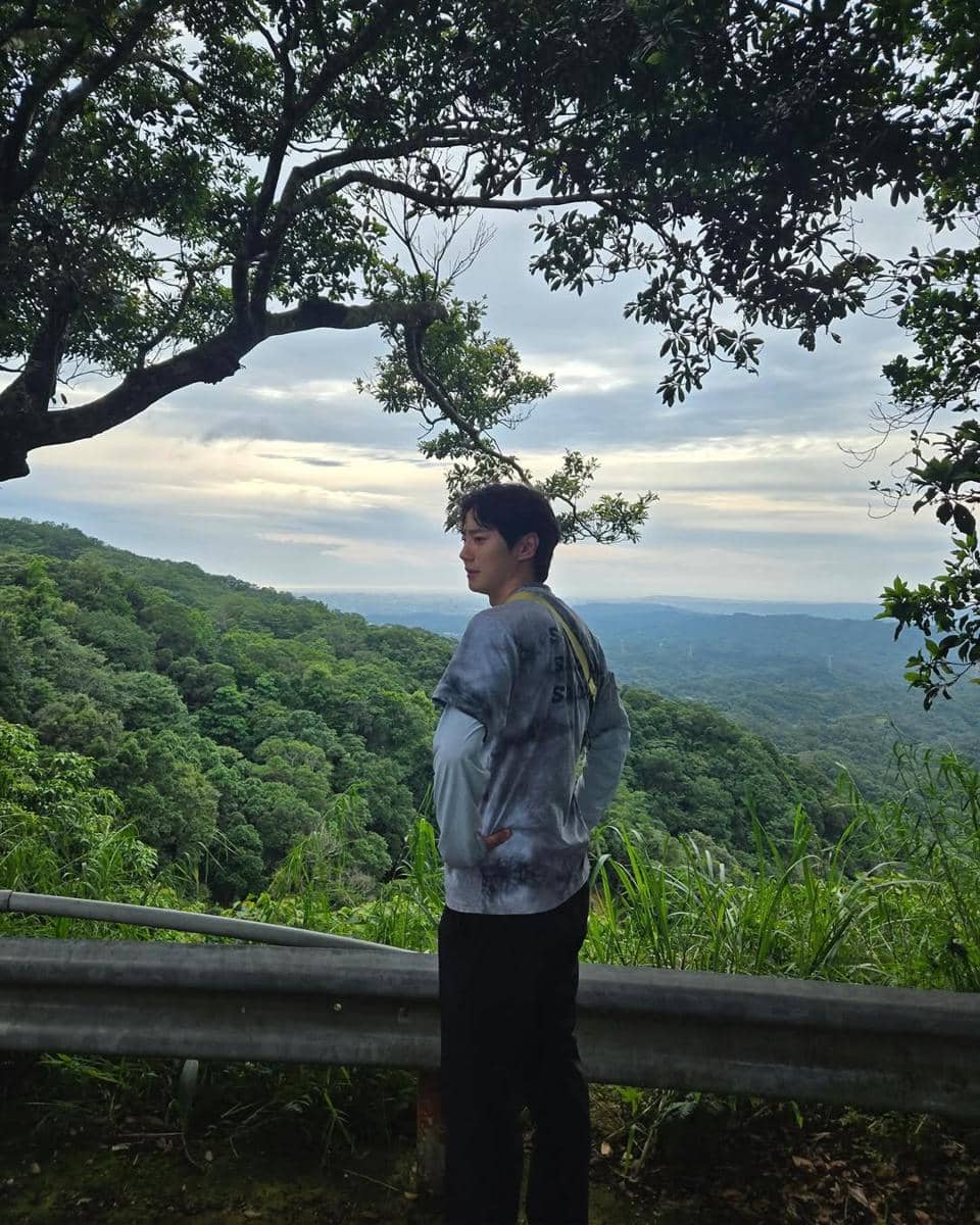 Outfit ala Lee Jun Young