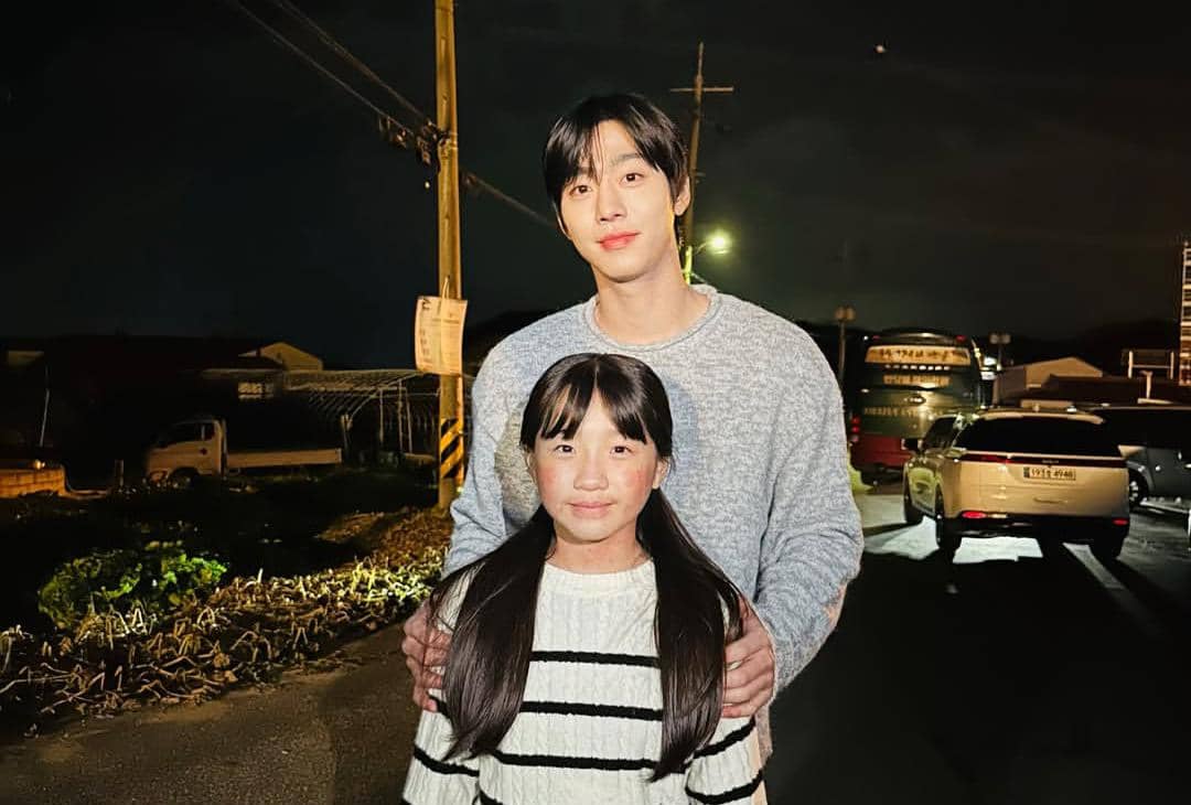 Ahn Se Bin dan Ahn Hyo Seop di drama Sold Out on You
