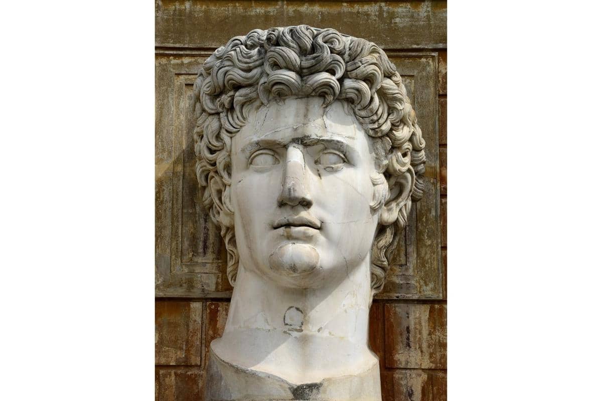 Patung Kaisar Augustus