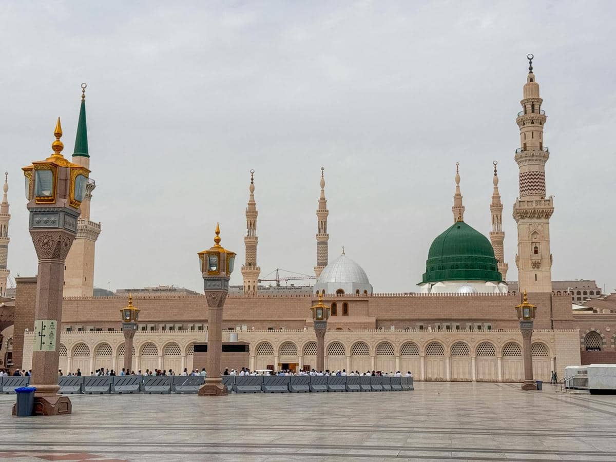 imam masjid nabawi