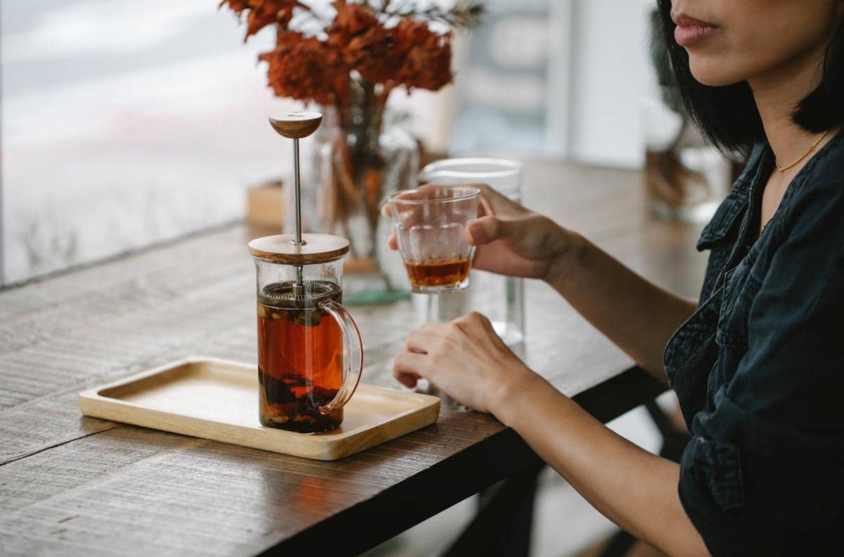 Kafe Jamu Jadi Tren Baru Nongkrong Sehat di Kalangan Gen Z