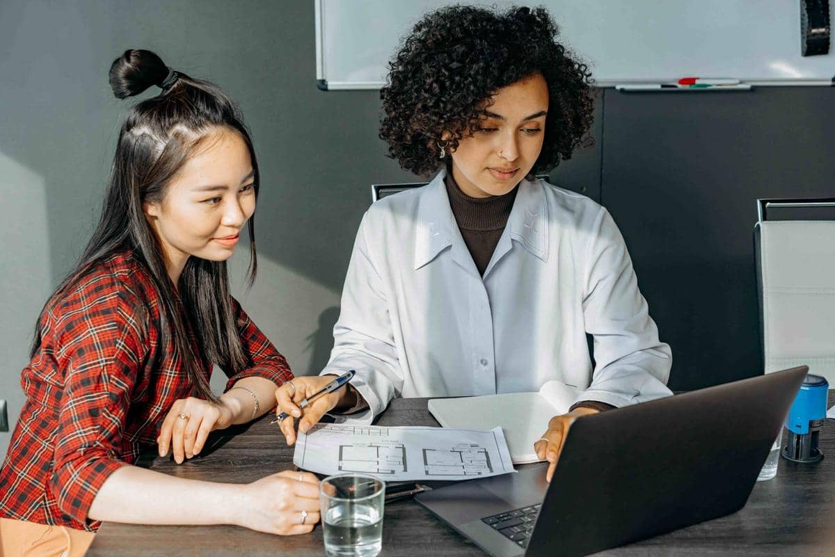 5 Tips Biar Gen Z Gak Gampang Tersinggung di Kantor